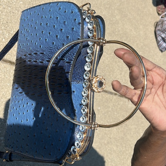 Cute purse! Ready for its new owner - Picture 2 of 5